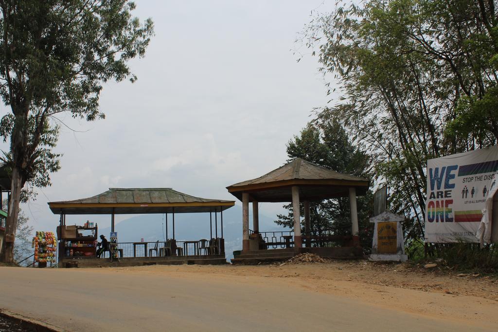 Deolo Cliff Eco Resort Kalimpong Bagian luar foto