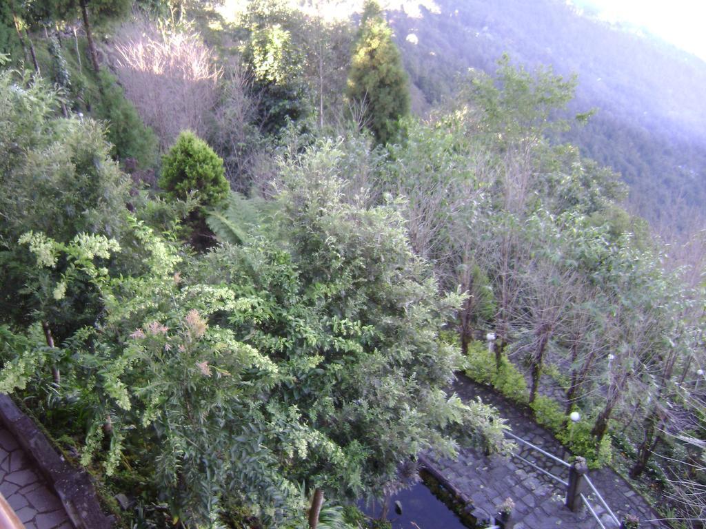 Deolo Cliff Eco Resort Kalimpong Bagian luar foto